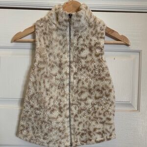 Grace & Emma gir's faux fur vest, Size 4